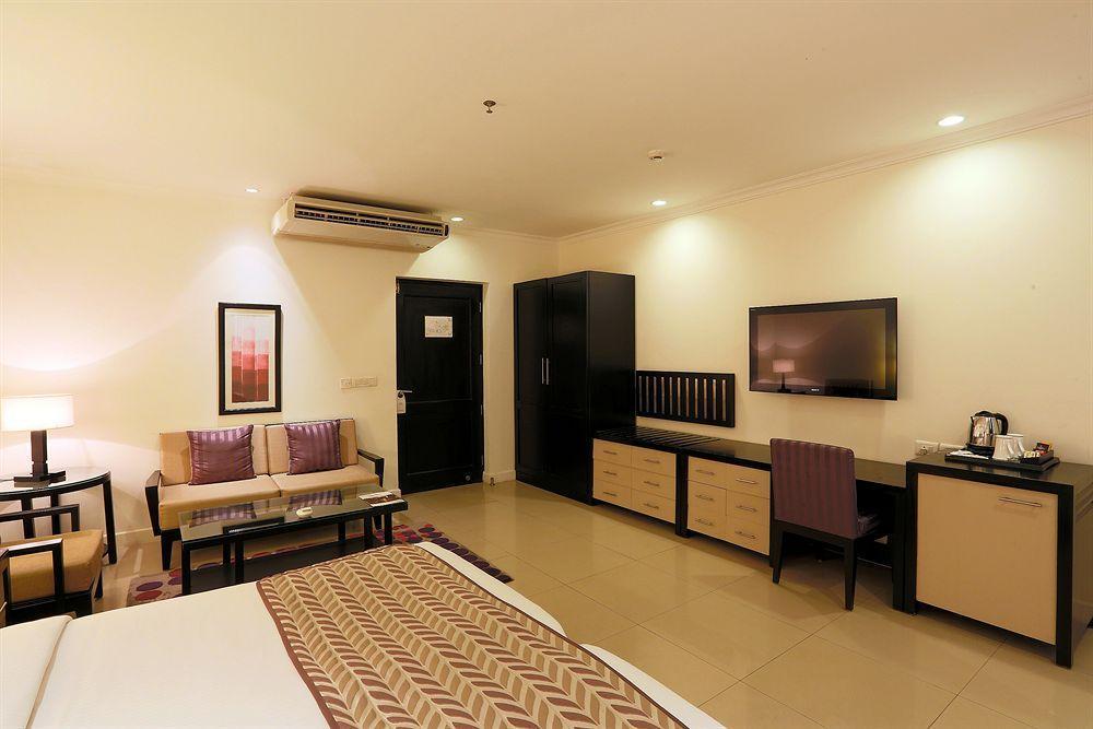 Hotel Townhouse 517 La Sapphire Near Delhi Airport Neu-Delhi Exterior foto